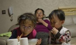 看电视吃瓜,跟随电视镜头，品味生活百态