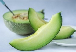 巴西蜜瓜怎么吃,从清新沙拉到甜蜜甜品