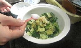 泉州腌瓜怎么吃,传统美味的新演绎