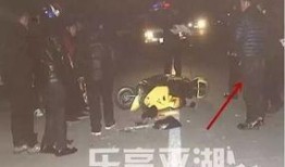 车祸吃瓜牙擦苏,吃瓜群众擦肩而过，苏姓司机成焦点