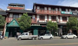 玉林容县吃瓜,夏日炎炎，吃瓜解暑乐无边