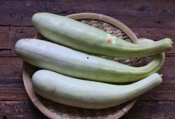 正常吃瓜一天吃几块,揭秘一天吃几块瓜的养生之道