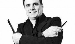 理发的吃瓜群众,理发店里的“吃瓜”众生相