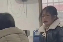 父母吃瓜小孩打架,父母吃瓜，小孩打架，家庭教育的反思