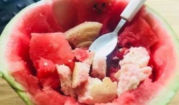 吃瓜哈馍,探寻民间美食的独特魅力
