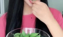 瓜小姐吃瓜小姐姐