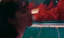 女孩另类吃瓜,女孩另类吃瓜，创意美食新风尚