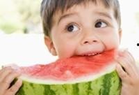 男孩吃瓜头像微风,男孩吃瓜头像尽显悠闲时光