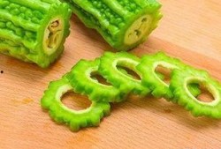 哈密瓜苦瓜一起吃,营养互补的养生美食探索