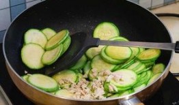 金沙县吃瓜,瓜果飘香，品味田园生活