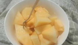 吃哈密瓜半夜胃痛,揭秘夜间饮食的隐患