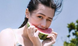 吃瓜搞怪头像女生,揭秘吃瓜搞怪头像女生的独特魅力