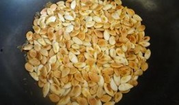 炒拉瓜吃籽吗,美味与籽的完美融合