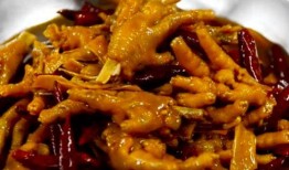 吃瓜吃干辣鸡爪视频,辣味十足！揭秘吃瓜群众热爱的干辣鸡爪视频