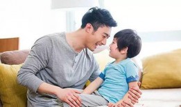 父母吃瓜小孩打架,父母吃瓜，小孩打架，家庭教育的反思