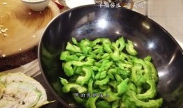 边吃美食边吃瓜,尽享生活美好时光