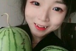 瓜小姐吃瓜小姐姐