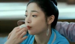 安静的吃瓜美少年,静谧瓜田中的翩翩美少年